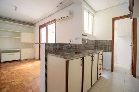 Cozinha de apartamento para alugar com 1 quarto, 45m² em Independência, Porto Alegre