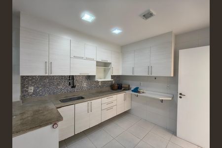 Casa para alugar com 233m², 3 quartos e 3 vagas