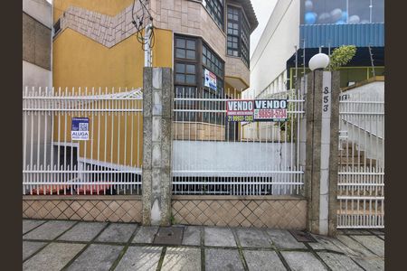 Casa para alugar com 233m², 3 quartos e 3 vagas