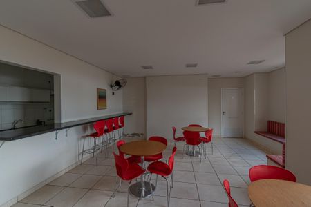 Apartamento para alugar com 50m², 2 quartos e 1 vaga Apartamento para alugar com 50m², 2 quartos e 1 vagaÁrea comum - Salão de festas