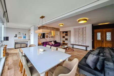 Apartamento à venda com 142m², 3 quartos e 3 vagas