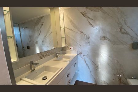 Apartamento à venda com 130m², 3 quartos e 1 vaga