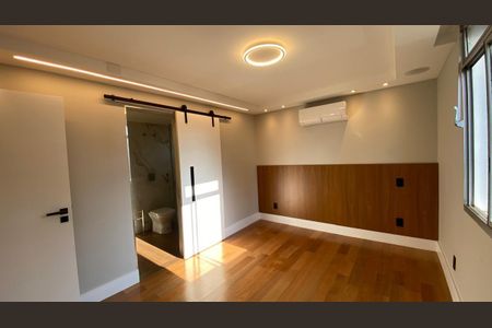 Apartamento à venda com 130m², 3 quartos e 1 vaga