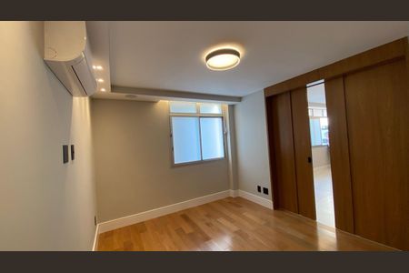 Apartamento à venda com 130m², 3 quartos e 1 vaga
