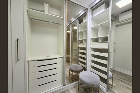 Apartamento à venda com 82m², 2 quartos e 2 vagas Apartamento à venda com 82m², 2 quartos e 2 vagasCloset