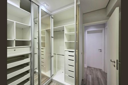Apartamento à venda com 82m², 2 quartos e 2 vagas Apartamento à venda com 82m², 2 quartos e 2 vagasCloset