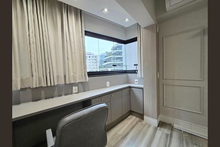 Apartamento à venda com 82m², 2 quartos e 2 vagas Apartamento à venda com 82m², 2 quartos e 2 vagasSuíte