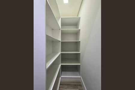 Apartamento à venda com 82m², 2 quartos e 2 vagas Apartamento à venda com 82m², 2 quartos e 2 vagasDespensa