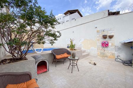 Casa à venda com 240m², 3 quartos e 3 vagas