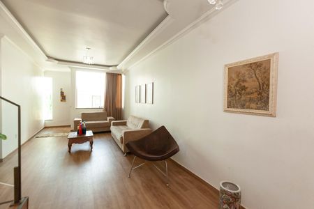 Casa à venda com 3 quartos, 240m² em Eldorado, Contagem