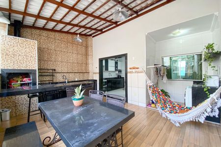 Casa à venda com 240m², 3 quartos e 3 vagas