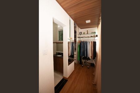 Casa à venda com 240m², 3 quartos e 3 vagas