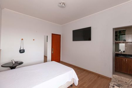 Casa à venda com 240m², 3 quartos e 3 vagas