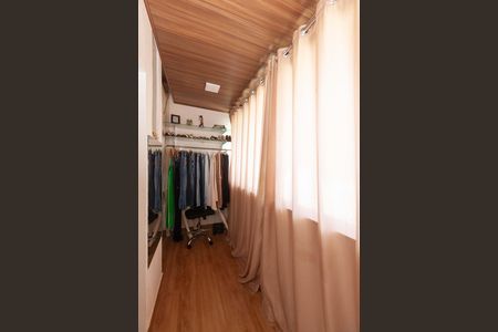 Casa à venda com 240m², 3 quartos e 3 vagas