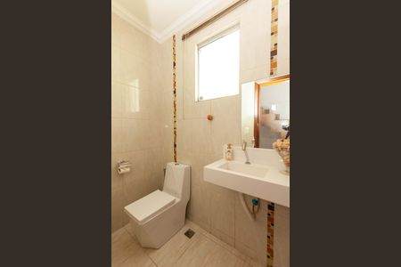 Casa à venda com 240m², 3 quartos e 3 vagas
