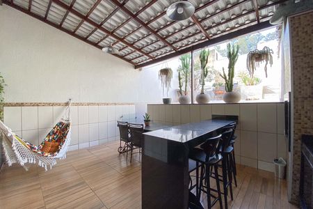 Casa à venda com 240m², 3 quartos e 3 vagas