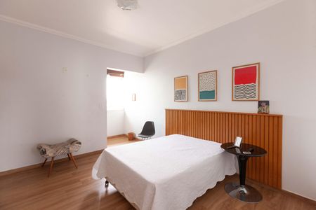 Casa à venda com 240m², 3 quartos e 3 vagas