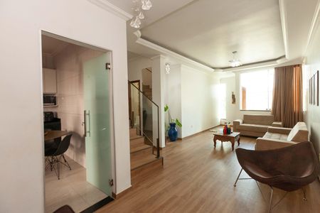 Casa à venda com 240m², 3 quartos e 3 vagas