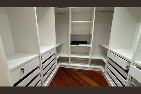 Casa à venda com 4 quartos, 715m² em Barra da Tijuca, Rio de Janeiro
