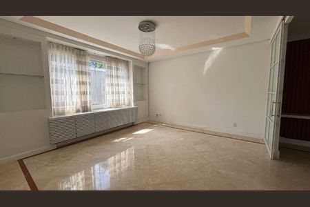 Casa à venda com 4 quartos, 715m² em Barra da Tijuca, Rio de Janeiro