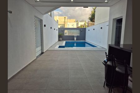 Casa à venda com 316m², 4 quartos e 4 vagas