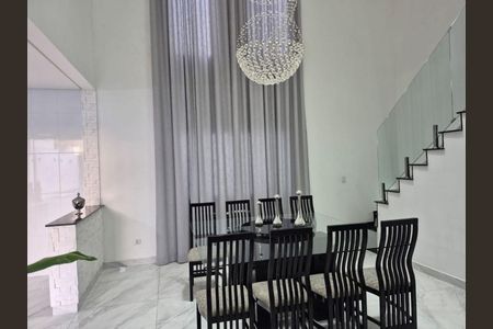 Casa à venda com 316m², 4 quartos e 4 vagas
