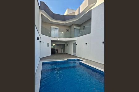 Casa à venda com 316m², 4 quartos e 4 vagas