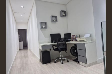 Casa à venda com 316m², 4 quartos e 4 vagas