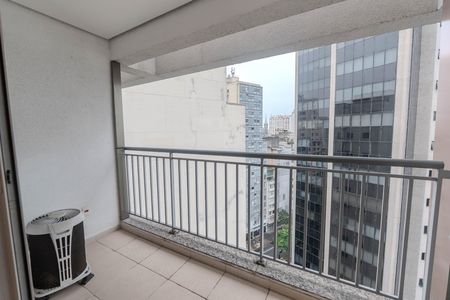 Apartamento à venda com 28m², 1 quarto e sem vaga Apartamento à venda com 28m², 1 quarto e sem vagaSacada