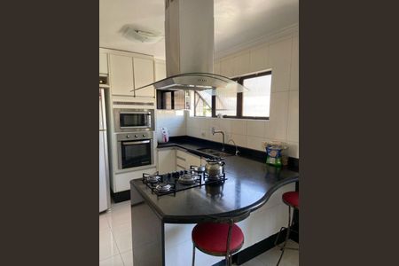 Apartamento à venda com 180m², 3 quartos e 4 vagas