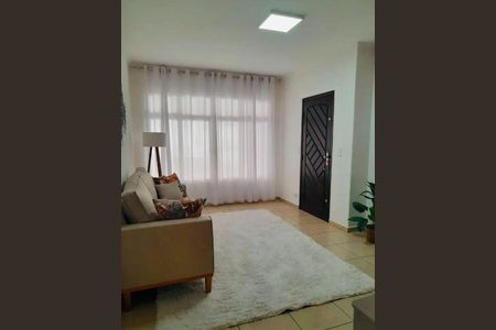 Casa à venda com 3 quartos, 204m² em Utinga, Santo André