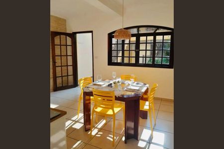 Casa à venda com 3 quartos, 204m² em Utinga, Santo André