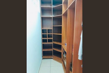 Casa à venda com 3 quartos, 204m² em Utinga, Santo André