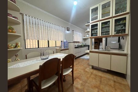 Casa à venda com 3 quartos, 253m² em Parque dos Passaros, São Bernardo do Campo
