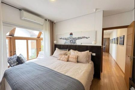 Casa à venda com 195m², 4 quartos e 2 vagas