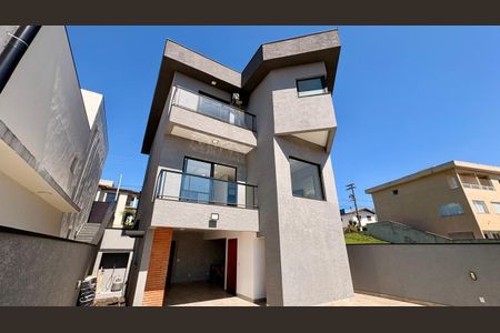 Casa à venda com 235m², 3 quartos e 4 vagas