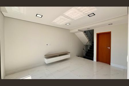 Casa à venda com 3 quartos, 235m² em Quintas do Ingaí, Barueri