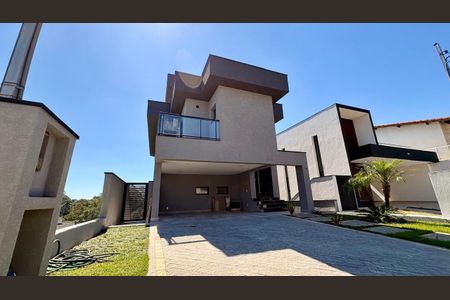 Casa à venda com 235m², 3 quartos e 4 vagas