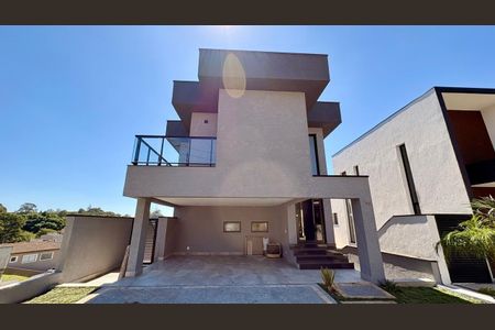 Casa à venda com 235m², 3 quartos e 4 vagas