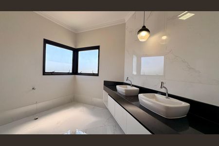 Casa à venda com 235m², 3 quartos e 4 vagas