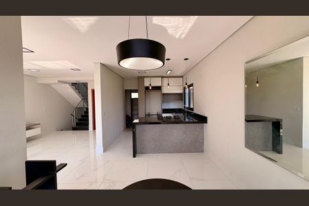 Casa à venda com 235m², 3 quartos e 4 vagas