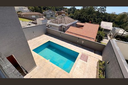 Casa à venda com 235m², 3 quartos e 4 vagas