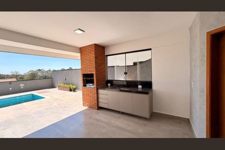 Casa à venda com 235m², 3 quartos e 4 vagas