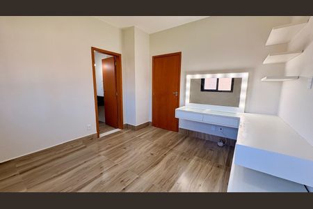 Casa à venda com 3 quartos, 235m² em Quintas do Ingaí, Barueri