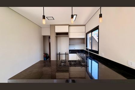 Casa à venda com 235m², 3 quartos e 4 vagas