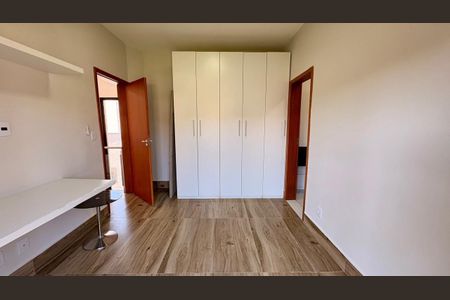 Casa à venda com 235m², 3 quartos e 4 vagas