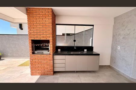 Casa à venda com 235m², 3 quartos e 4 vagas