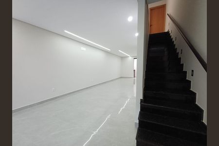 Casa à venda com 230m², 4 quartos e 4 vagas