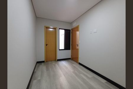 Casa à venda com 4 quartos, 230m² em Vila Carrão, São Paulo