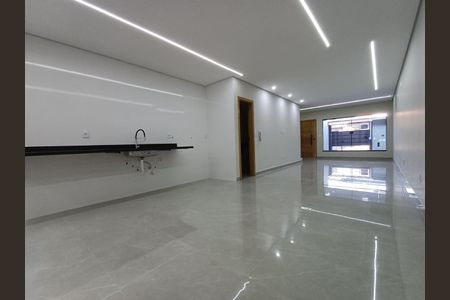 Casa à venda com 230m², 4 quartos e 4 vagas
